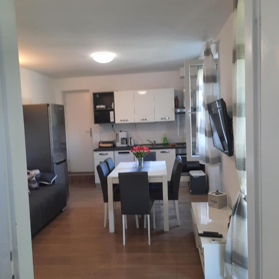 Beach Apartment Kate With Sea View, Balcony And Parking, Murter, Dalmatia Exterior foto