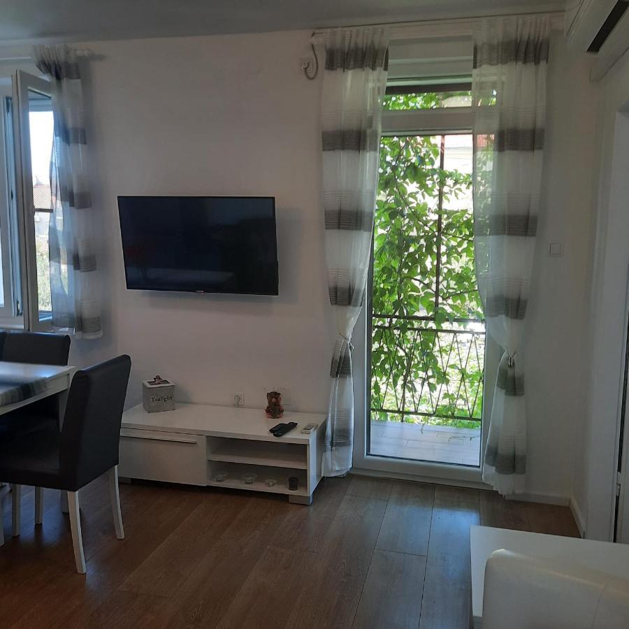 Beach Apartment Kate With Sea View, Balcony And Parking, Murter, Dalmatia Exterior foto