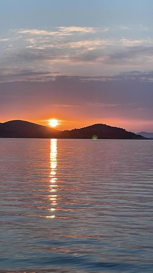 Beach Apartment Kate With Sea View, Balcony And Parking, Murter, Dalmatia Exterior foto